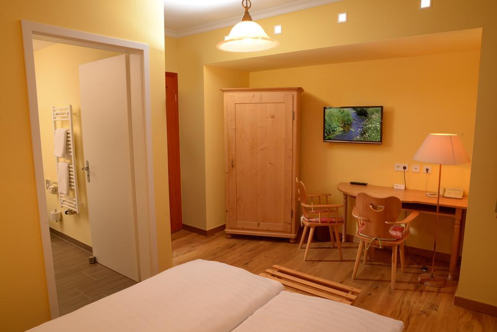 Landgasthof Haueis Marktleugast 객실 사진